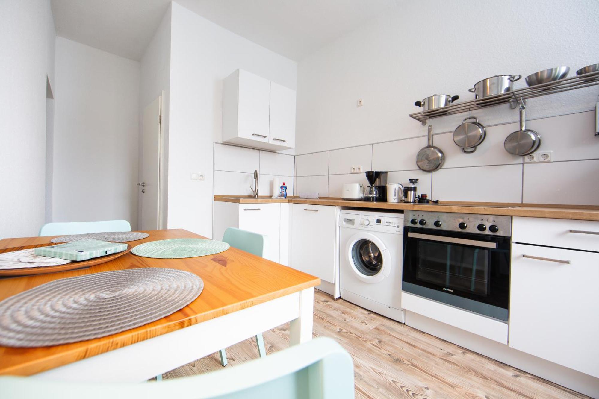 Grossraum-Apartments Mit 2Sz, Wz, Kueche, Smart-Tv, Parken, Etc Ерфурт Номер фото