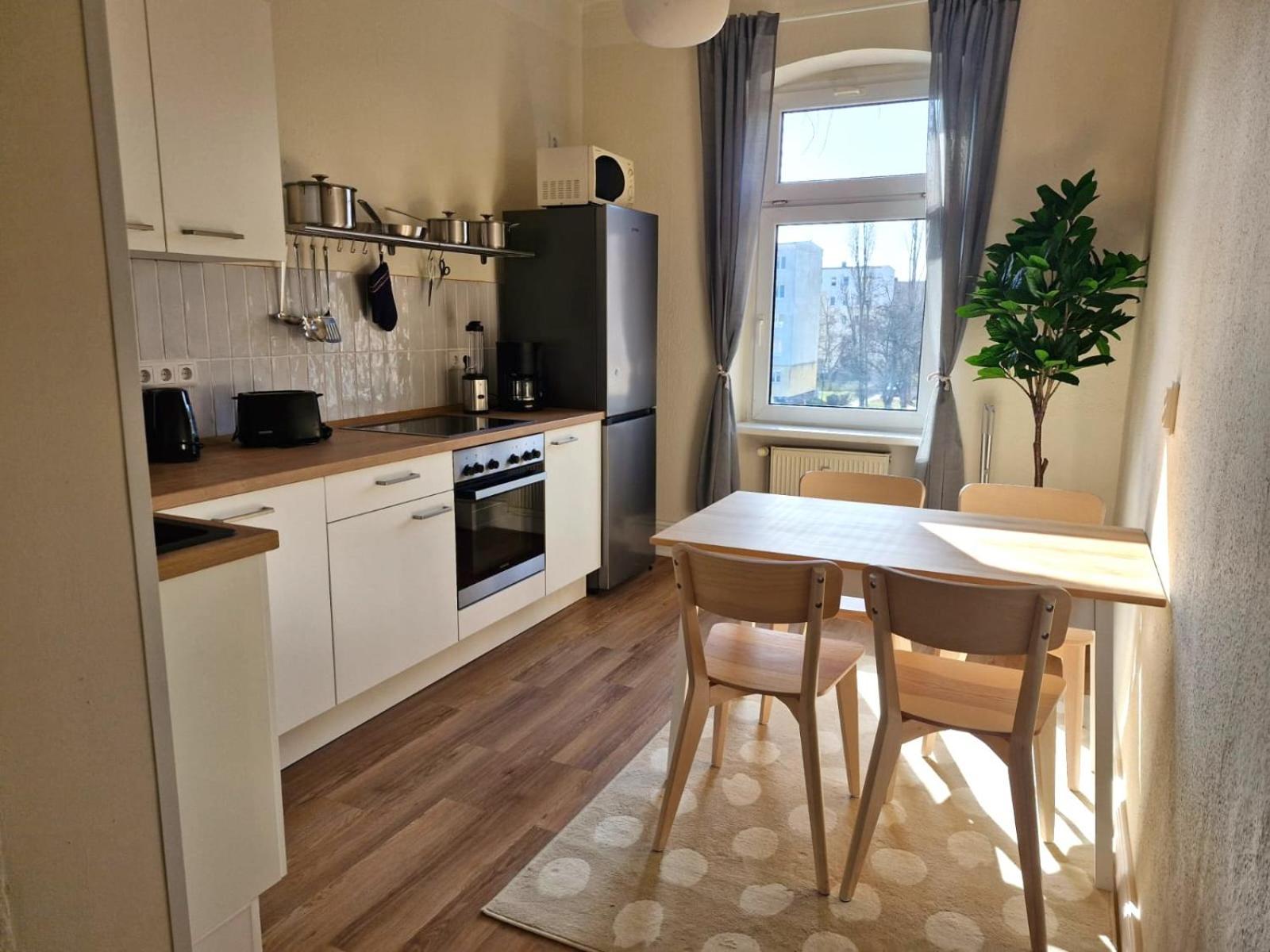 Grossraum-Apartments Mit 2Sz, Wz, Kueche, Smart-Tv, Parken, Etc Ерфурт Номер фото